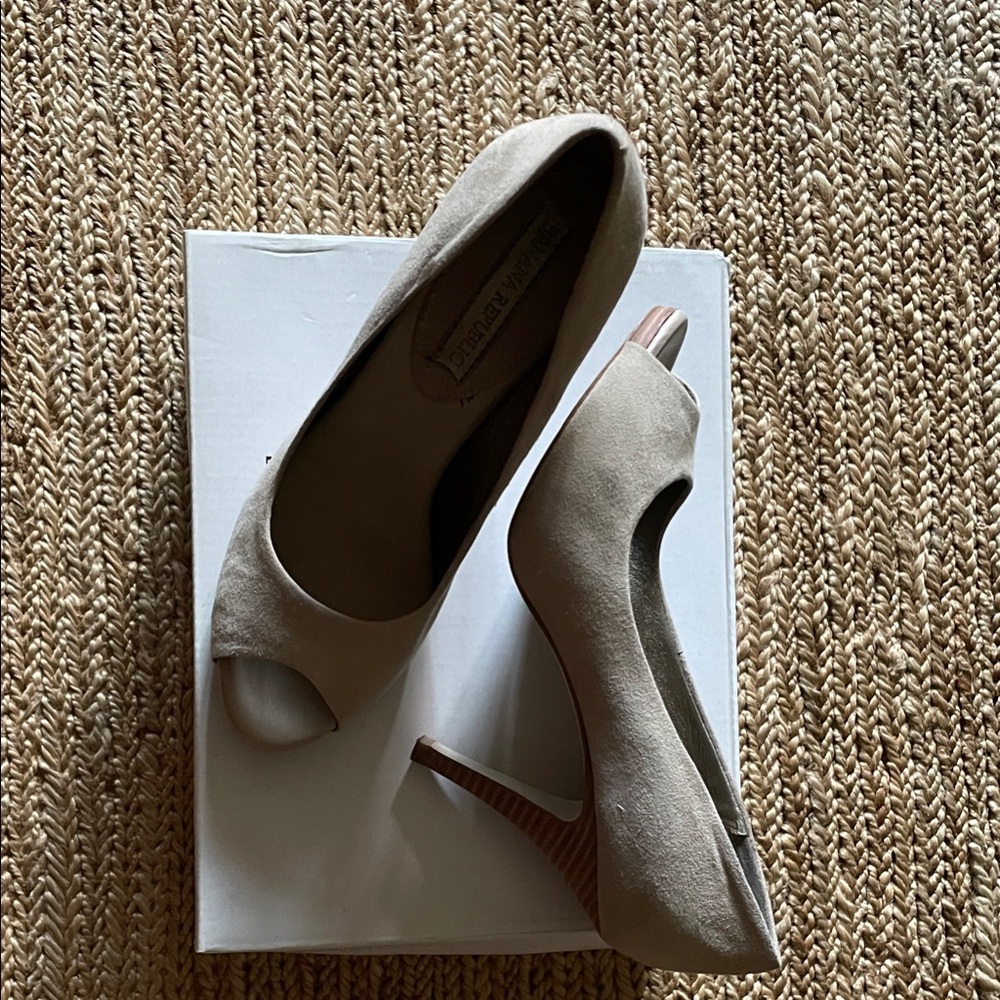 Banana Republic Beige Peep-Toe Heels